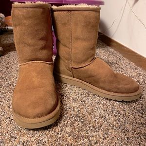 Ugg Boots size 9, used but in very well kept condition
